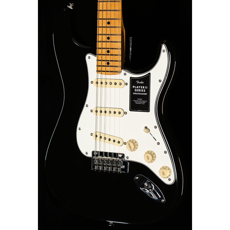 Fender Player II Stratocaster Maple Fingerboard Black (402) - ULT975560820299
