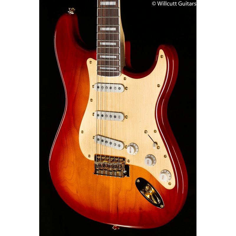 Squier 40th Anniversary Stratocaster, Gold Edition, Laurel Fingerboard (161) - ULT975560812709