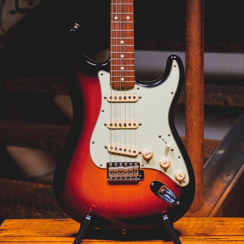 2017 Fender Classic Series '60s Stratocaster, 3-Color Sunburst w/Gig Bag - Used