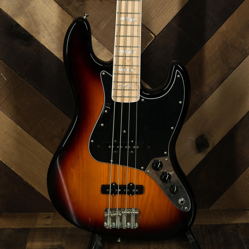 Fender American Original '70s Jazz Bass Maple, 3 Color Sunburst - Used