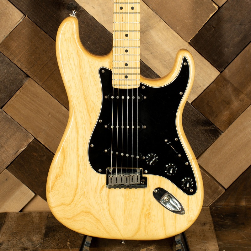 Fender 2000 American Series Stratocaster Electric Guitar, Natural With OHSC - Used