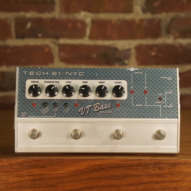 Tech21 VT Bass Deluxe Effect Pedal With Box - Used